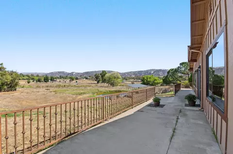 Exterior - 333 Thomsen Way, Ramona, CA 92065 photo 8 of 9