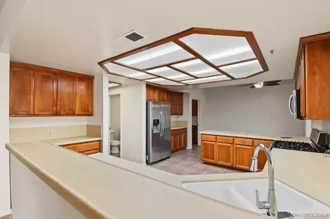 Kitchen - 333 Thomsen Way, Ramona, CA 92065 photo 6 of 9