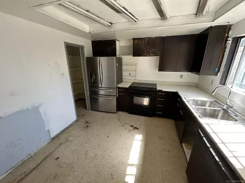 Kitchen - 464 E J, Chula Vista, CA 91910 photo 1 of 2