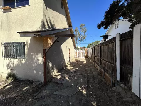 Exterior - 464 E J, Chula Vista, CA 91910 photo 4 of 8