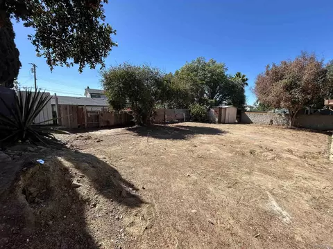 Exterior - 464 E J, Chula Vista, CA 91910 photo 6 of 8