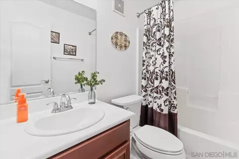 Bath - 52 Via Sovana, Santee, CA 92071 photo 2 of 5