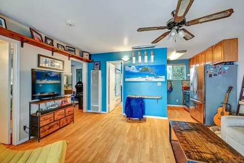 Living - 643-643 B Nautilus, La Jolla, CA 92037 photo 2 of 4