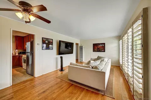 Living - 643-643 B Nautilus, La Jolla, CA 92037 photo 1 of 4