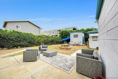 Exterior - 643-643 B Nautilus, La Jolla, CA 92037 photo 5 of 6