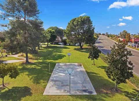 View/Area - 439 Verde Rdg, Spring Valley, CA 91977 photo 2 of 2