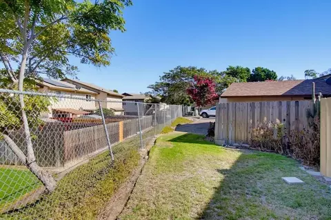 Exterior - 439 Verde Rdg, Spring Valley, CA 91977 photo 3 of 5