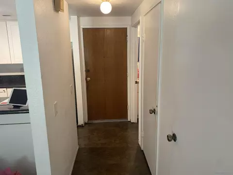 Entry Way - 8348 Via Sonoma #E, La Jolla, CA 92037 photo 2 of 3