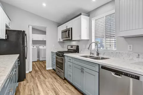 Kitchen - 450 E Bradley Ave #69, El Cajon, CA 92021 photo 3 of 4