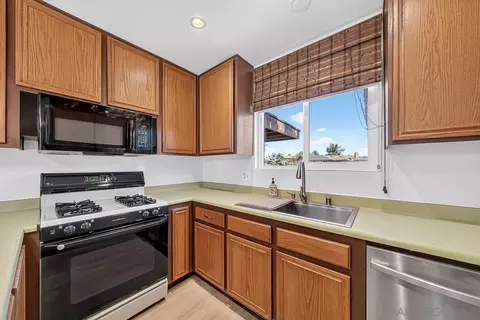 Kitchen - 9364 Leticia Dr, Santee, CA 92071 photo 5 of 7