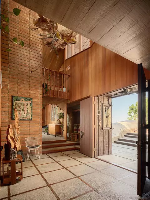 Entry Way - 9450 Sunset Dr, La Mesa, CA 91941 photo 2 of 3
