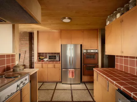 Kitchen - 9450 Sunset Dr, La Mesa, CA 91941 photo 2 of 2
