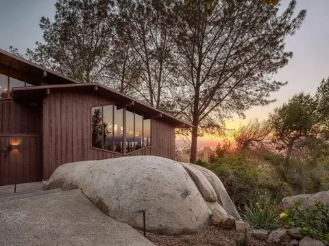 Exterior - 9450 Sunset Dr, La Mesa, CA 91941 photo 2 of 6