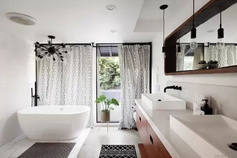 Bath - 754 El Rancho, El Cajon, CA 92019 photo 1 of 4