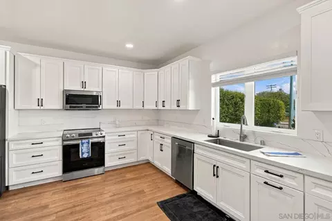 Kitchen - 770 Delaware, Imperial Beach, CA 91932 photo 2 of 3