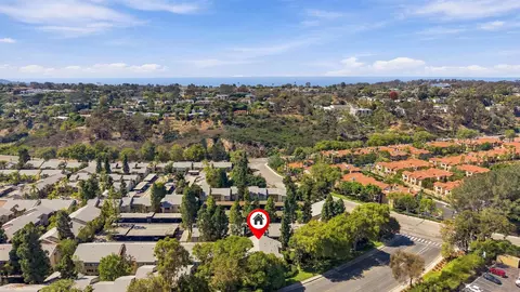 View/Area - 8692 Via Mallorca #D, La Jolla, CA 92037 photo 6 of 7