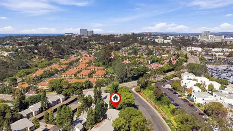 View/Area - 8692 Via Mallorca #D, La Jolla, CA 92037 photo 5 of 7