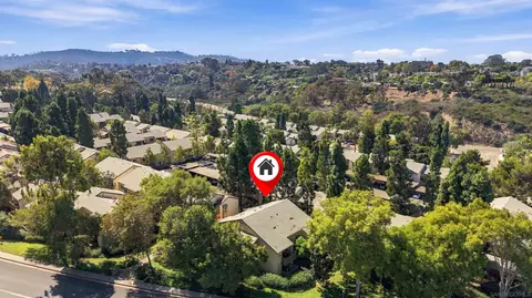 View/Area - 8692 Via Mallorca #D, La Jolla, CA 92037 photo 4 of 7