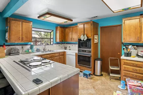 Kitchen - 10704 Challenge, La Mesa, CA 91941 photo 1 of 2