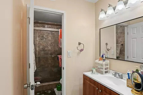 Bath - 2539 Trace Rd, Spring Valley, CA 91978 photo 2 of 3