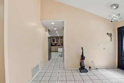 Entry Way - 2539 Trace Rd, Spring Valley, CA 91978 photo 3 of 4