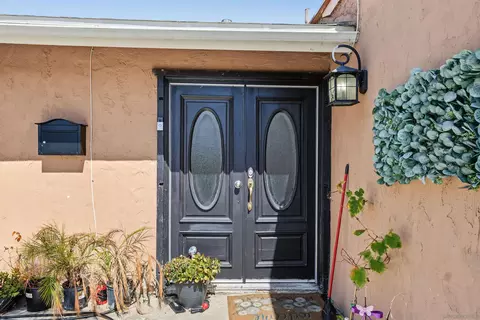 Entry Way - 2539 Trace Rd, Spring Valley, CA 91978 photo 1 of 4