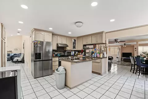 Kitchen - 2539 Trace Rd, Spring Valley, CA 91978 photo 2 of 4
