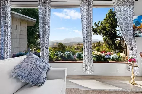 Living - 720 Sky Mountain Ln, Alpine, CA 91901 photo 7 of 8
