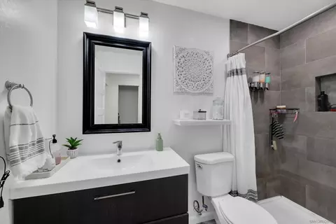 Bath - 3115 Bernardo Ln, Escondido, CA 92029 photo 1 of 3