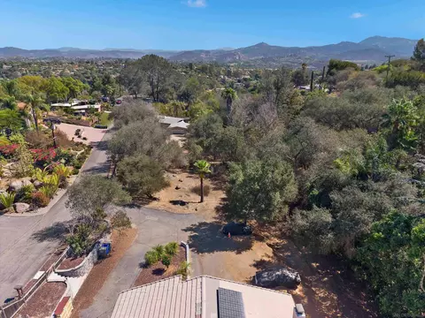View/Area - 3115 Bernardo Ln, Escondido, CA 92029 photo 2 of 5