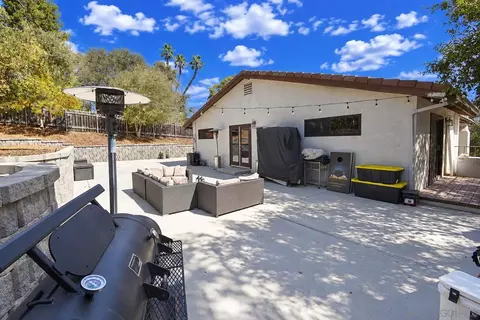 Exterior - 3115 Bernardo Ln, Escondido, CA 92029 photo 9 of 19