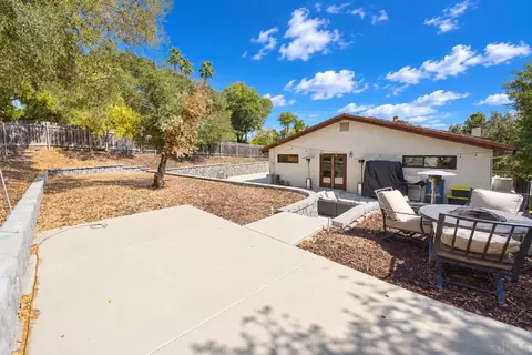 Exterior - 3115 Bernardo Ln, Escondido, CA 92029 photo 5 of 19