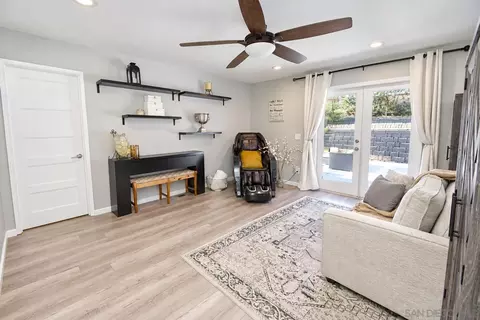 Living - 3115 Bernardo Ln, Escondido, CA 92029 photo 3 of 3