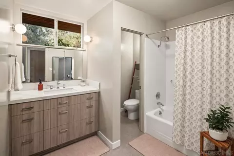 Bath - 10010 Shadow Rd, La Mesa, CA 91941 photo 1 of 3