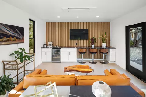 Living - 10010 Shadow Rd, La Mesa, CA 91941 photo 4 of 4