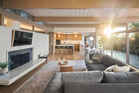 Living - 10010 Shadow Rd, La Mesa, CA 91941 photo 2 of 4