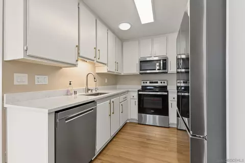 Kitchen - 1906 Park Dale Ln, Encinitas, CA 92024 photo 1 of 3