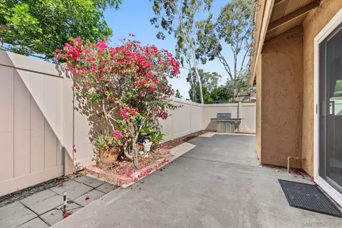 Exterior - 1906 Park Dale Ln, Encinitas, CA 92024 photo 5 of 9