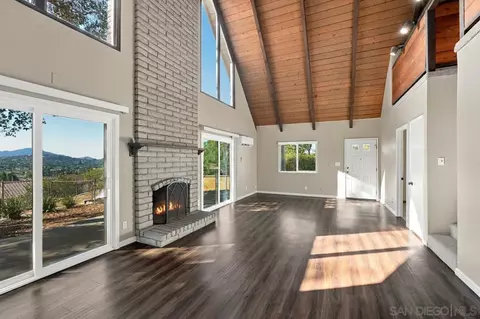 Living - 2080 Eula, El Cajon, CA 92019 photo 4 of 7
