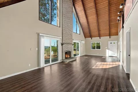 Living - 2080 Eula, El Cajon, CA 92019 photo 5 of 7