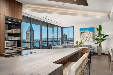 700 Front St #1804, San Diego, CA 92101
