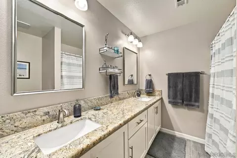 Bath - 4396 Albatross, Oceanside, CA 92057 photo 1 of 2