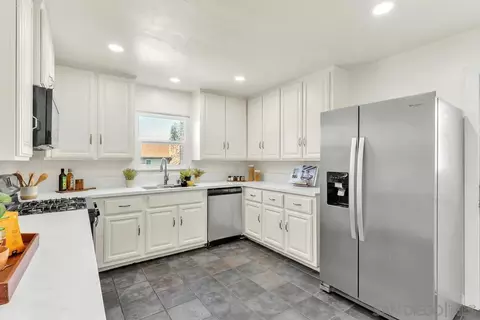 Kitchen - 9039 Winter Gardens Blvd, Lakeside, CA 92040 photo 4 of 4