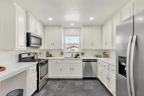 Kitchen - 9039 Winter Gardens Blvd, Lakeside, CA 92040 photo 2 of 4