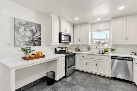 Kitchen - 9039 Winter Gardens Blvd, Lakeside, CA 92040 photo 3 of 4