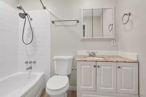 Bath - 135 Cook St, Redlands, CA 92374 photo 1 of 6