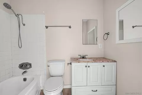 Bath - 135 Cook St, Redlands, CA 92374 photo 6 of 6