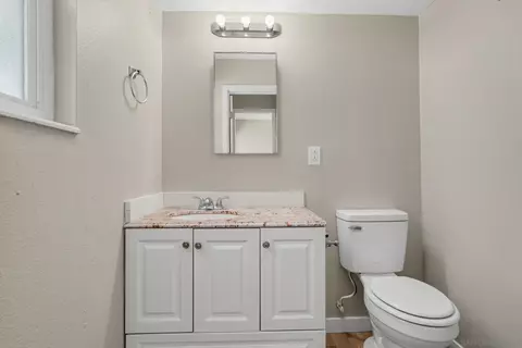Bath - 135 Cook St, Redlands, CA 92374 photo 3 of 6