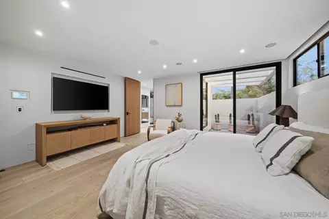 Bedroom - 7372-7376 Fay Ave, La Jolla, CA 92037 photo 2 of 12