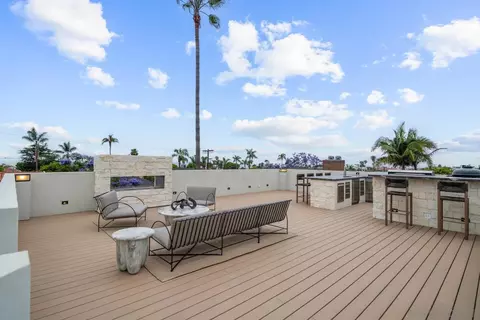 Exterior - 7372-7376 Fay Ave, La Jolla, CA 92037 photo 9 of 16